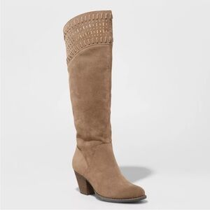 2/$30 Universal Thread riding boot tan with wide calf Size 5.5